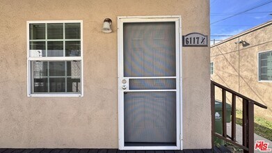 6117 1/2 S Victoria Ave in Los Angeles, CA - Building Photo - Building Photo