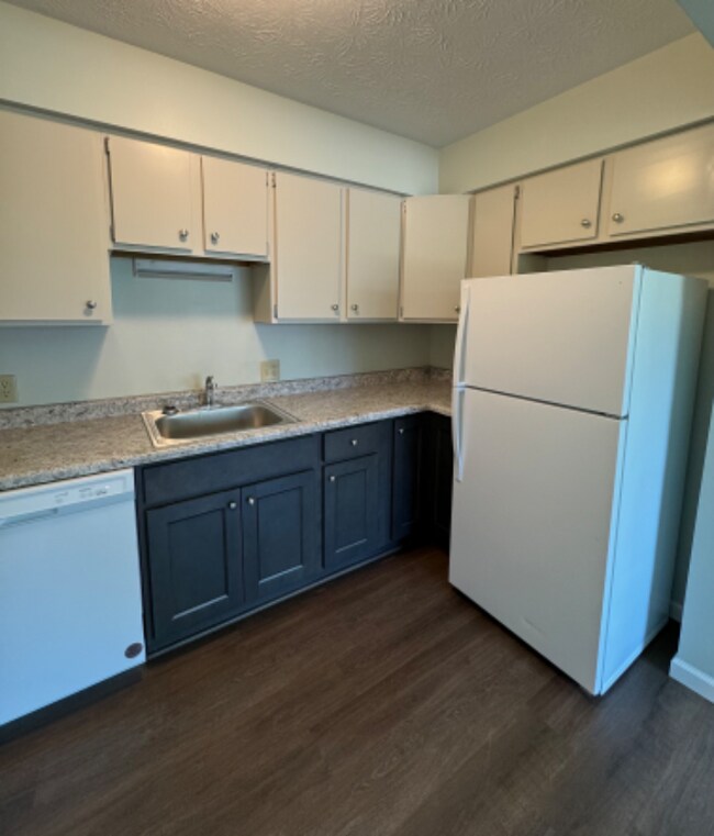 245 E Main St, Unit B in Norwalk, OH - Building Photo - Building Photo