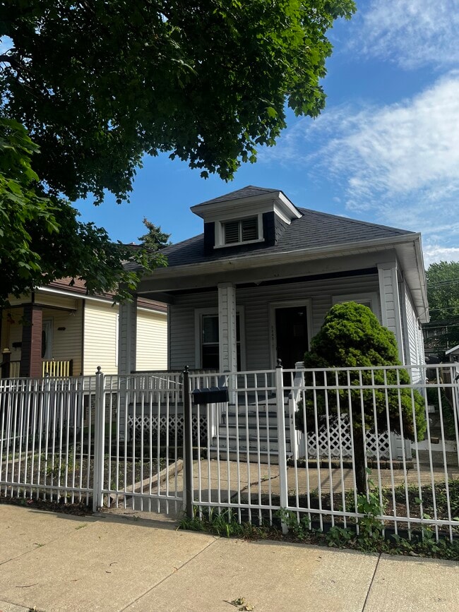 3345 W 61st Pl