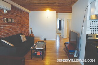 162 Broadway, Unit 3 in Somerville, MA - Foto de edificio - Building Photo