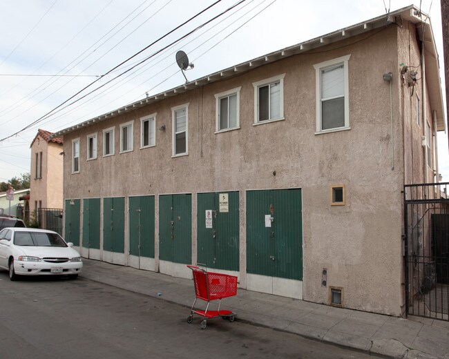 1519 E 10th St in Long Beach, CA - Foto de edificio - Building Photo