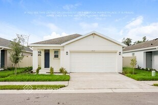 7917 Majestic Palms Ct in Venice, FL - Building Photo