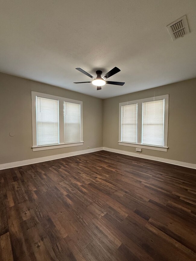 2407 Hayes St in Wichita Falls, TX - Building Photo - Building Photo