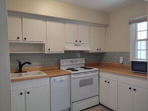 910 McAlway Rd in Charlotte, NC - Building Photo - Building Photo