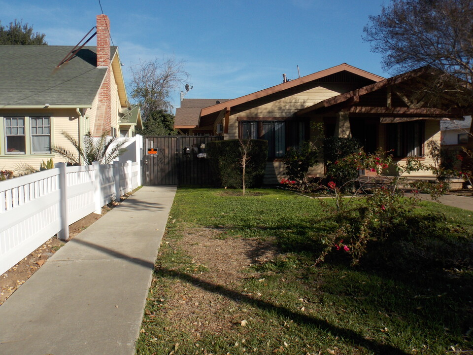 1810 S 4th St, Unit C in Alhambra, CA - Building Photo