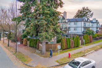 2709 Victoria Dr in Vancouver, BC - Building Photo - Building Photo