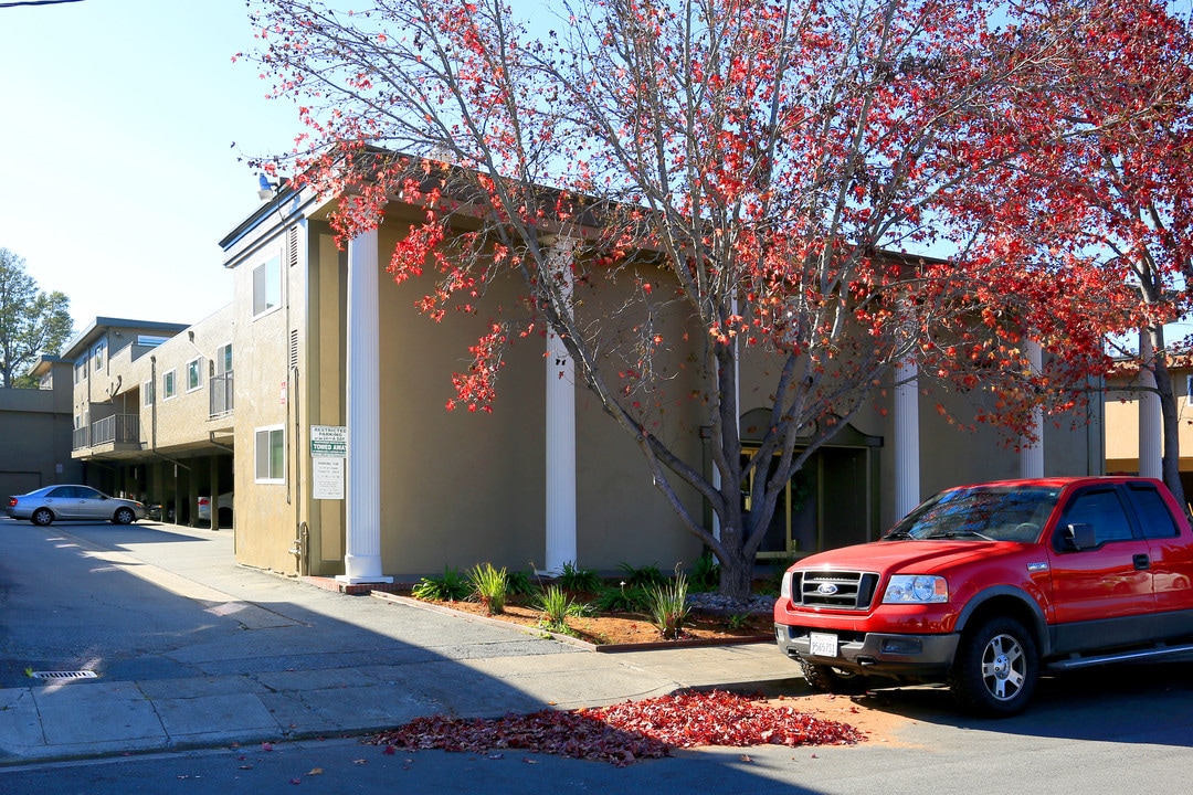 Corinthian Apartments in Redwood City, CA - Building Photo