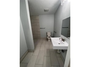 910 N Oliver Ave in Minneapolis, MN - Foto de edificio - Building Photo