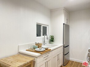 2948 Exposition Blvd in Santa Monica, CA - Building Photo - Building Photo