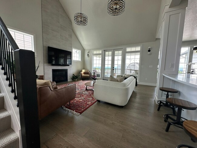 property at 1641 NW Juneau Ct