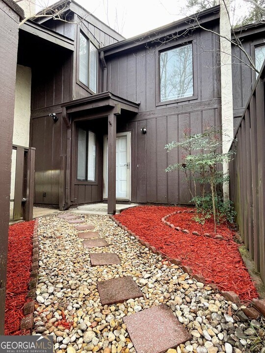 94 Cobblestone Creek in Peachtree City, GA - Building Photo