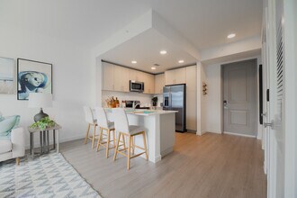 Reva in Ft. Myers, FL - Foto de edificio - Building Photo