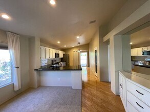 3624 Shanagolden St in Las Vegas, NV - Building Photo - Building Photo