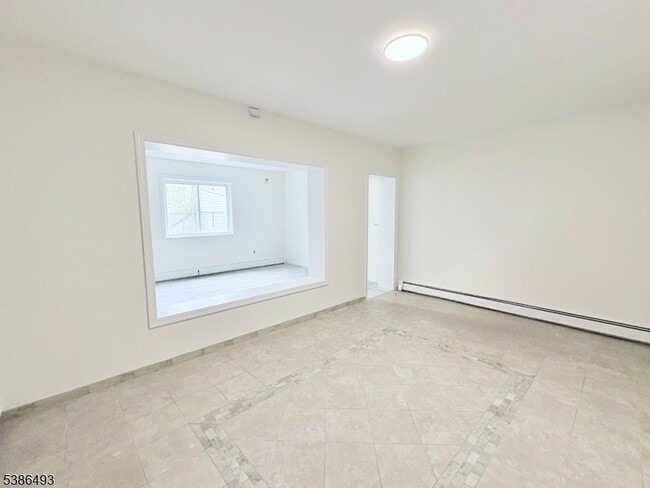 82 Elm St, Unit 1 in Newark, NJ - Building Photo - Building Photo