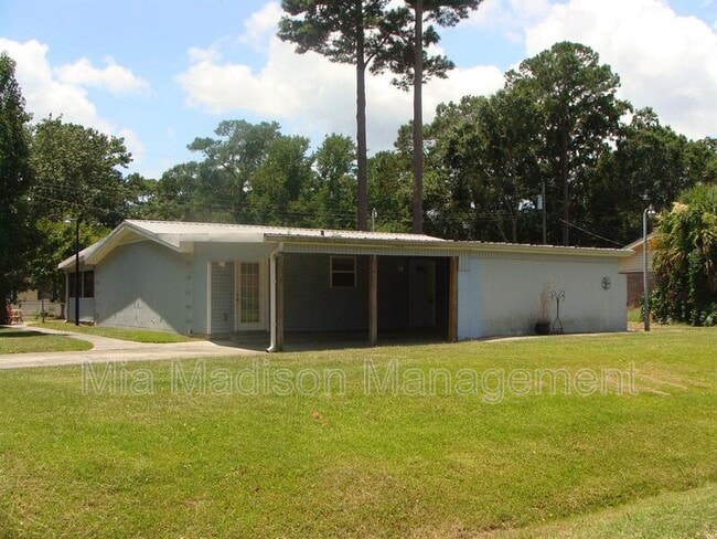 401 Woodley Rd in Savannah, GA - Building Photo - Building Photo
