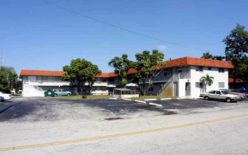 Joanne Marie Apartments in Wilton Manors, FL - Foto de edificio - Building Photo