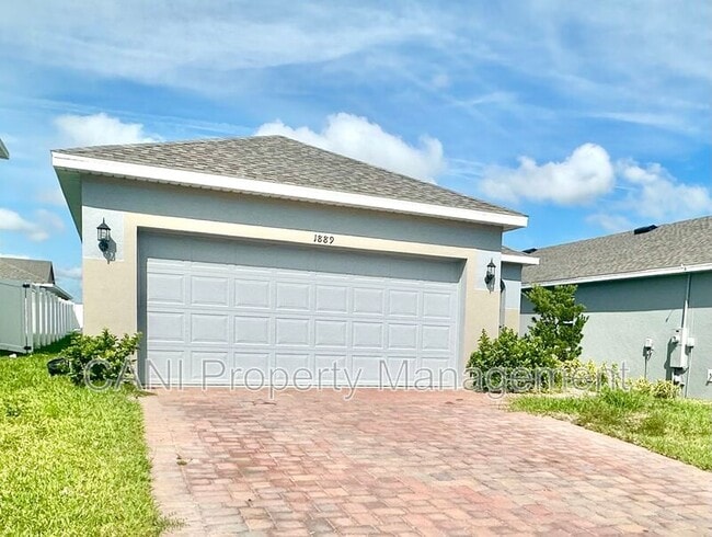 1889 Ross Hammock Ave in Groveland, FL - Building Photo - Building Photo