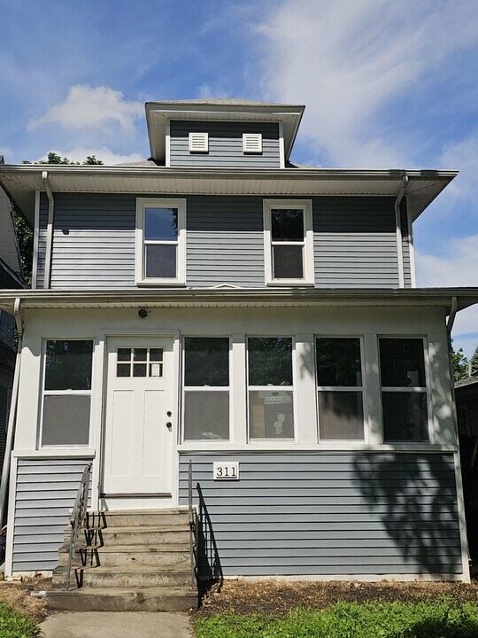 311 Locust St in Waterloo, IA - Building Photo