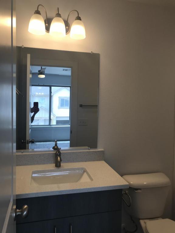 626 N College St photo'