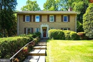 5908 Walhonding Rd in Bethesda, MD - Building Photo