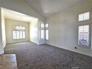 2938 S Buena Vista Ave in Corona, CA - Foto de edificio - Building Photo