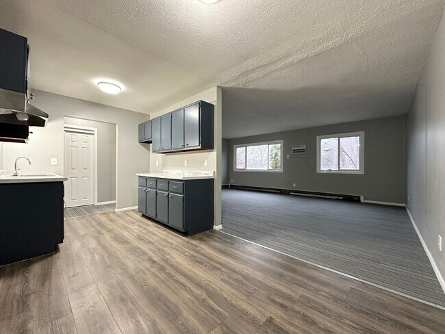 property at 1315 N Dowling Ave