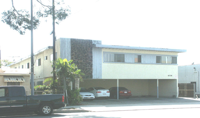 6016 Whitsett Ave in North Hollywood, CA - Building Photo - Building Photo