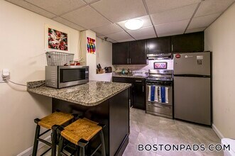 62 Boylston St, Unit 417 in Boston, MA - Building Photo - Building Photo