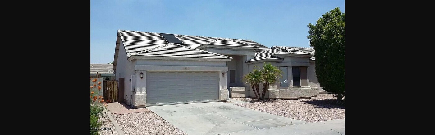 13014 W Surrey Ave in El Mirage, AZ - Building Photo