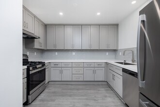 1408 Barry Ave in Los Angeles, CA - Building Photo - Interior Photo