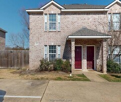 1113 Gridiron Dr in College Station, TX - Building Photo