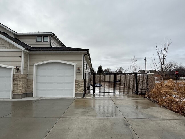 9962 S Colton Spring Ln, Unit Basement Apartment in South Jordan, UT - Foto de edificio - Building Photo