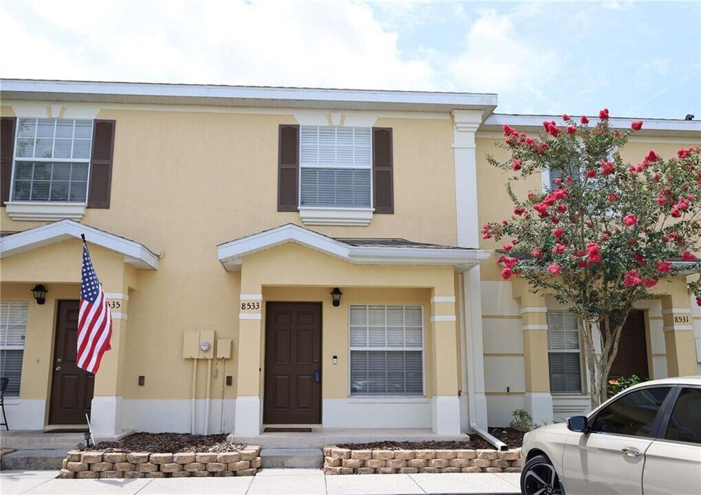 8533 Gablebend Way in Tampa, FL - Building Photo