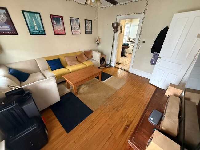 2951-51A N Fratney St in Milwaukee, WI - Building Photo - Building Photo