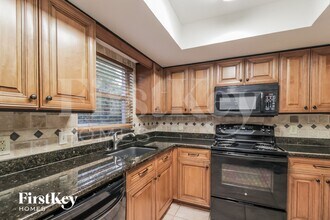 3021 Dikewood Ct in Winter Park, FL - Foto de edificio - Building Photo