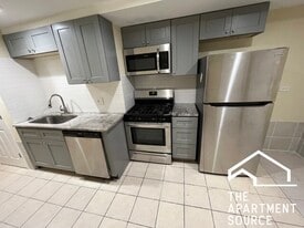 2300 S Ridgeway Ave in Chicago, IL - Building Photo