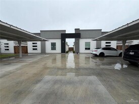 10 Wolf Crk Ave in McAllen, TX - Building Photo