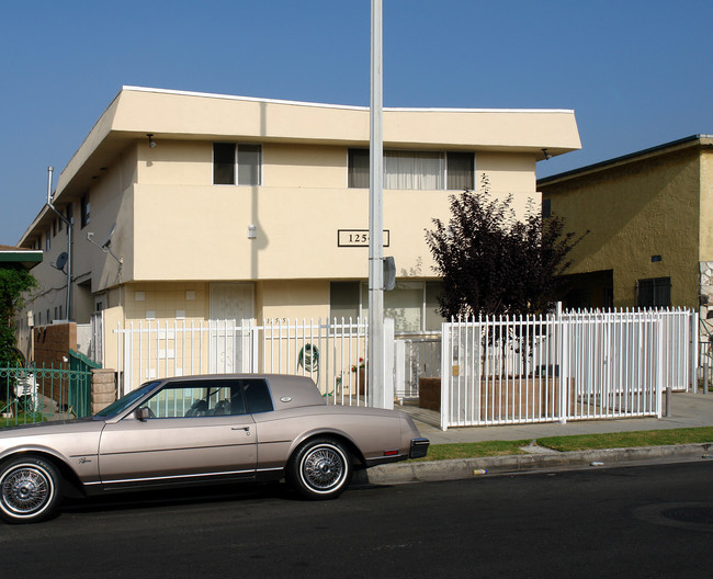 12545 Eucalyptus Ave in Hawthorne, CA - Building Photo - Building Photo