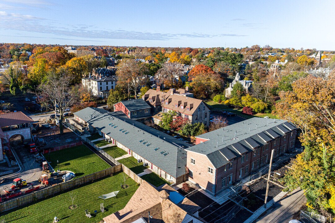 225 W Pastorius St, Unit 10 in Philadelphia, PA - Building Photo