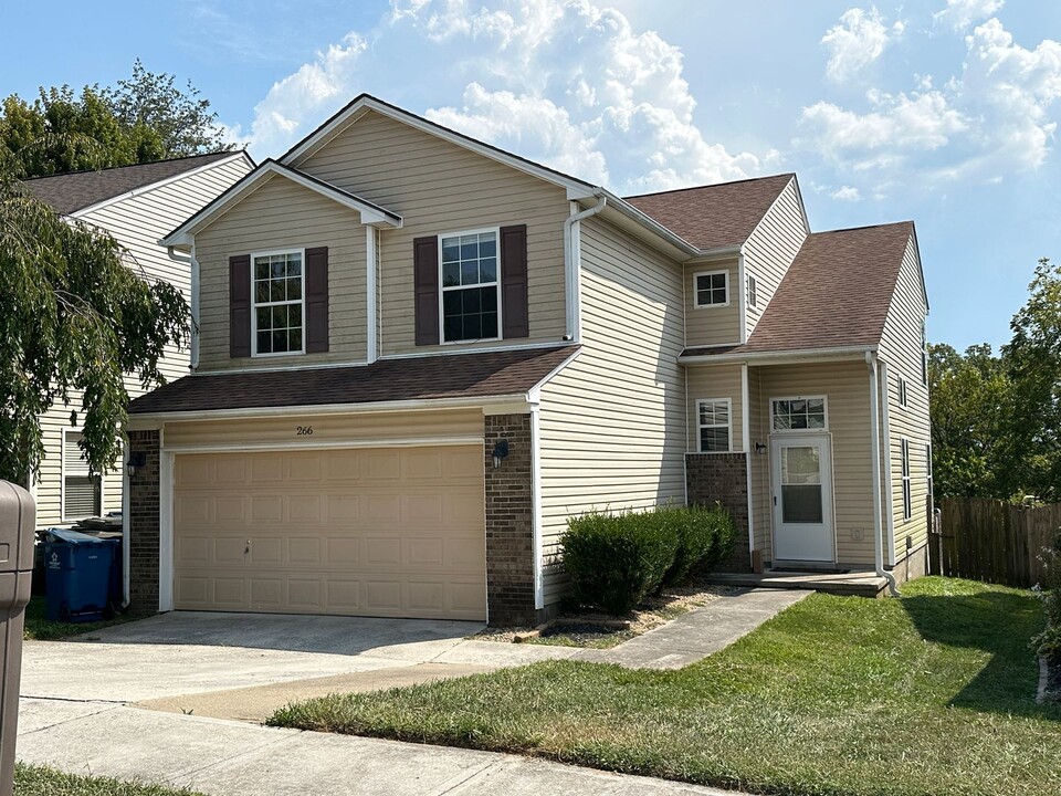266 Elkhorn Green Pl in Georgetown, KY - Building Photo