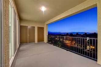 2555 Hampton Rd in Henderson, NV - Foto de edificio - Building Photo