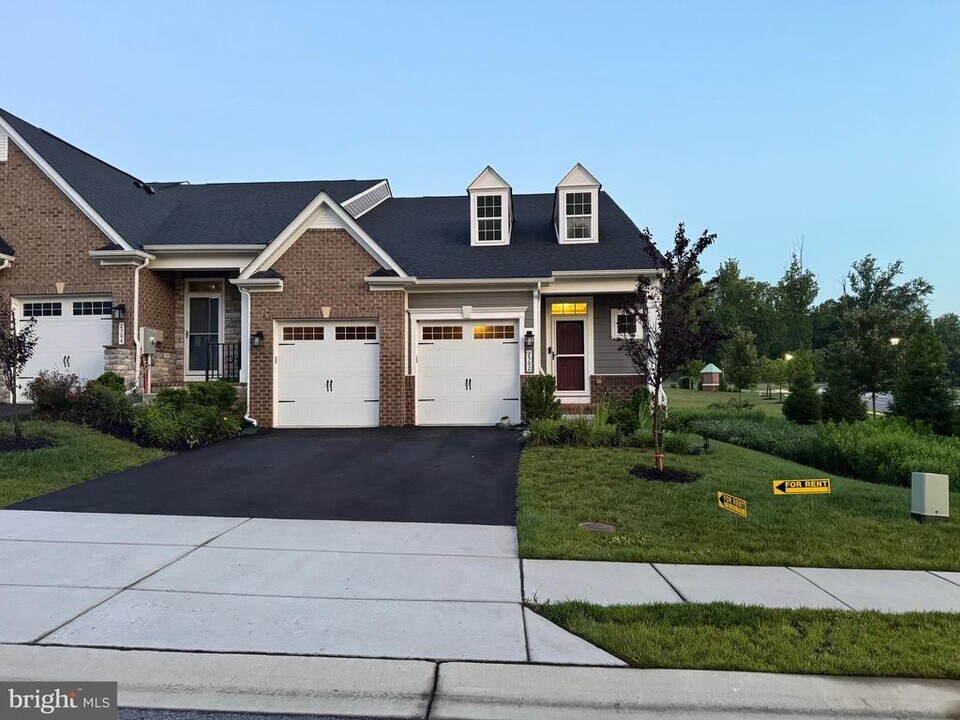 2502 Vivaldi Ln in Ellicott City, MD - Building Photo