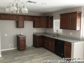 11618 FM1957 in San Antonio, TX - Foto de edificio - Building Photo