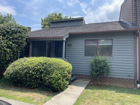 109 Harvest Dr in Charlottesville, VA - Building Photo