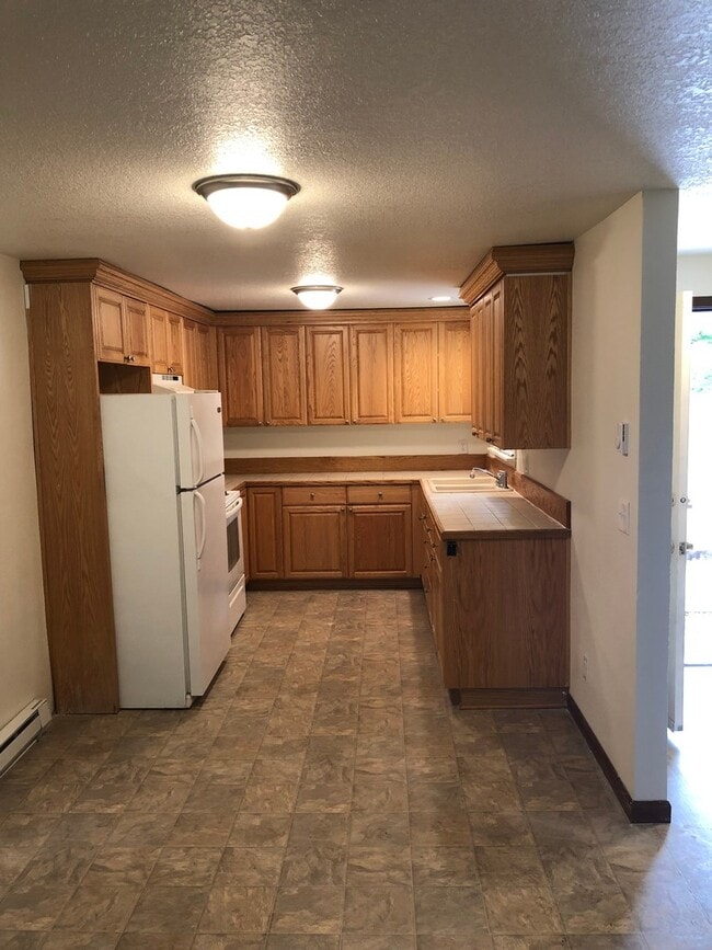 2589 Simpson St SE in Salem, OR - Building Photo - Building Photo