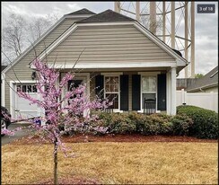 2145 Highland Gate Dr in Cumming, GA - Building Photo