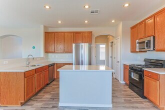 46186 W Holly Dr in Maricopa, AZ - Building Photo - Building Photo