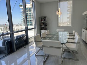 1050 Brickell Ave, Unit 1050 Brickell Ave # 3504 in Miami, FL - Building Photo - Building Photo