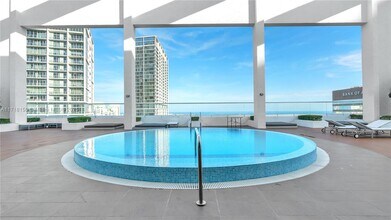 55 SE 6th St, Unit 4102 in Miami, FL - Building Photo - Building Photo