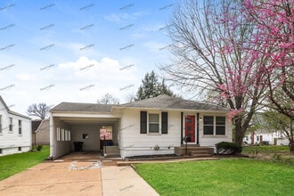 2 Wescott Dr in Florissant, MO - Building Photo - Building Photo